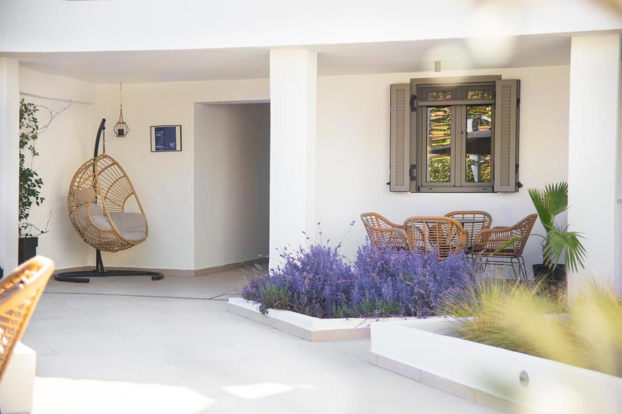 Araliki Suites Polychrono Bilik gambar